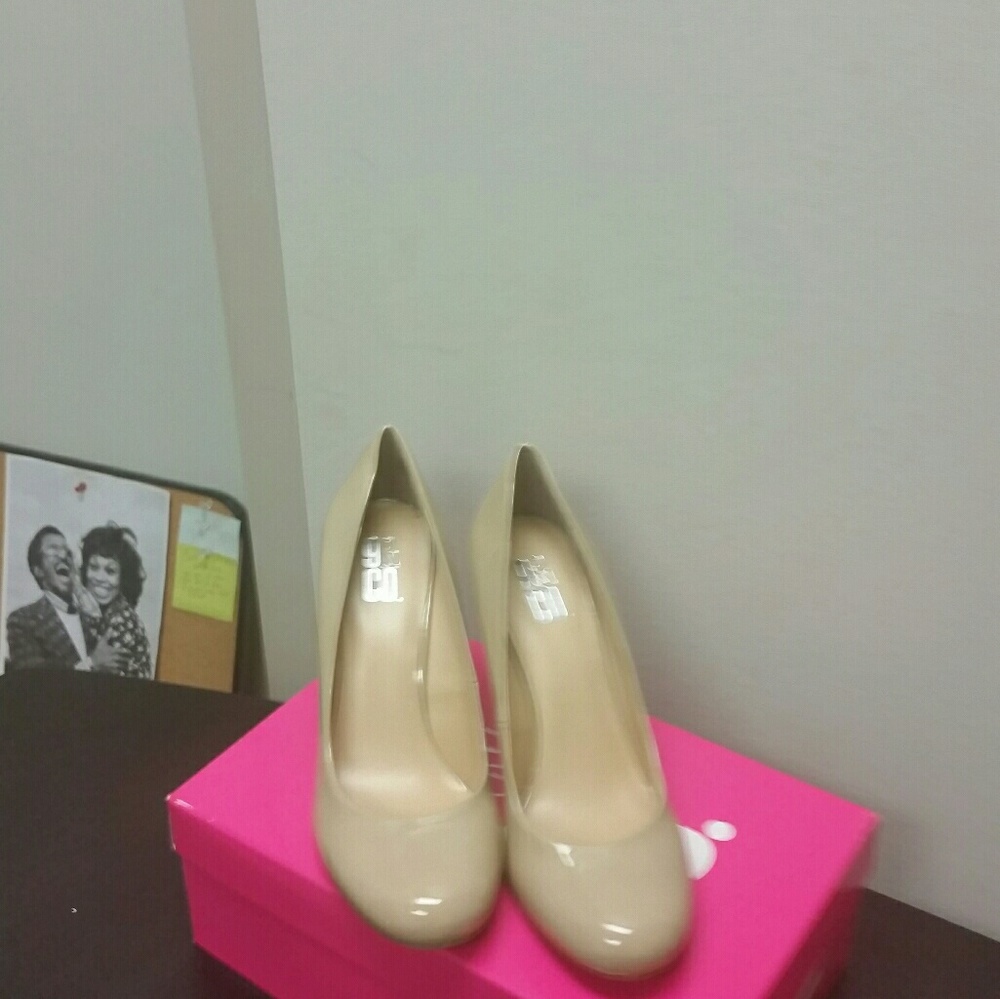 9&Co. 8 1/2 Nude Shoe